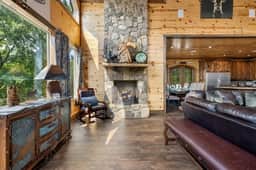 Majestic Mountain Lodge