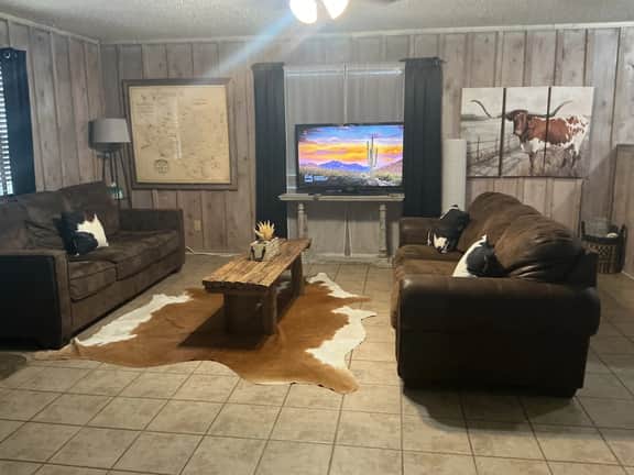 The Longhorn Lodge
